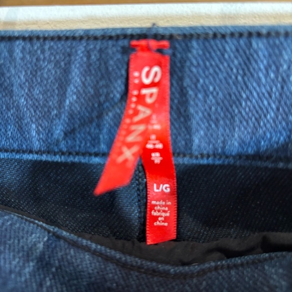 SPANX Sz L Pull On Skinny Jeggings Dark Wash Stretchy Blue Jeans - Picture 6 of 9